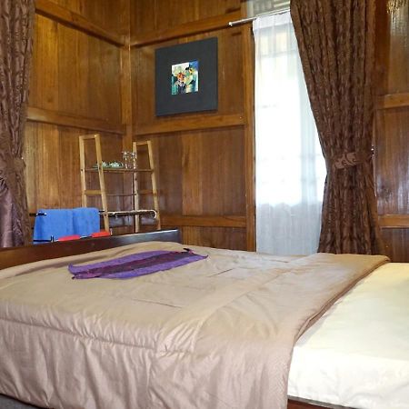 Badjoeri Ethnic Wooden Homestay Bandung Exterior foto
