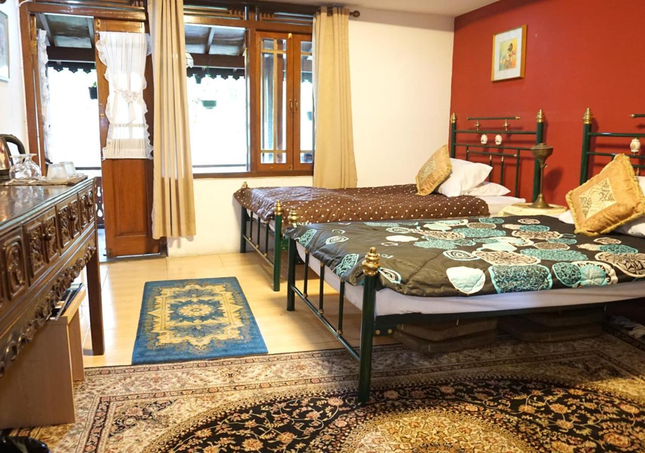 Badjoeri Ethnic Wooden Homestay Bandung Exterior foto