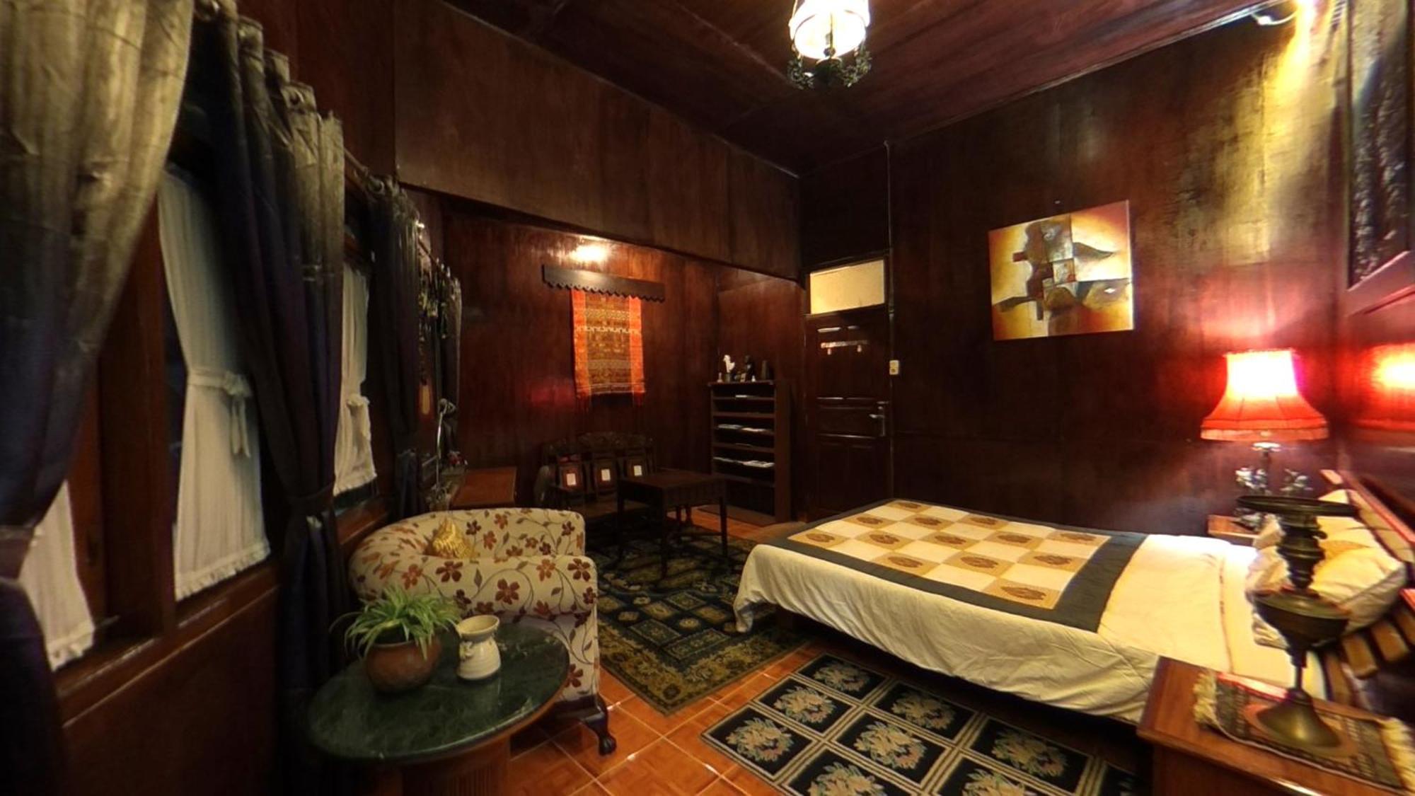 Badjoeri Ethnic Wooden Homestay Bandung Habitación foto